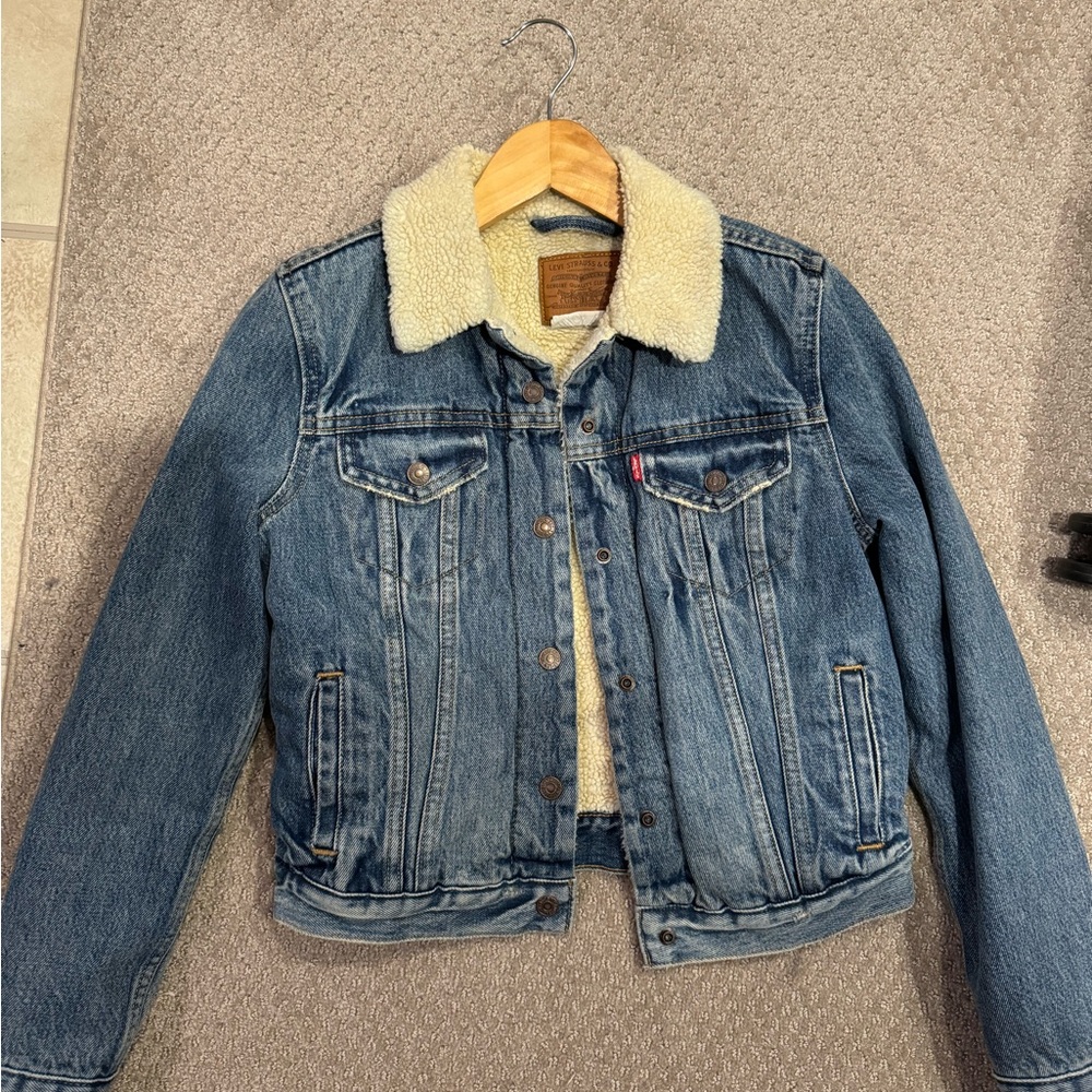 Levis Jean Jacket with Sherpa Interior